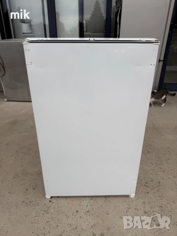 Малък хладилник с камера Индезит , снимка 6 - Хладилници - 51916003