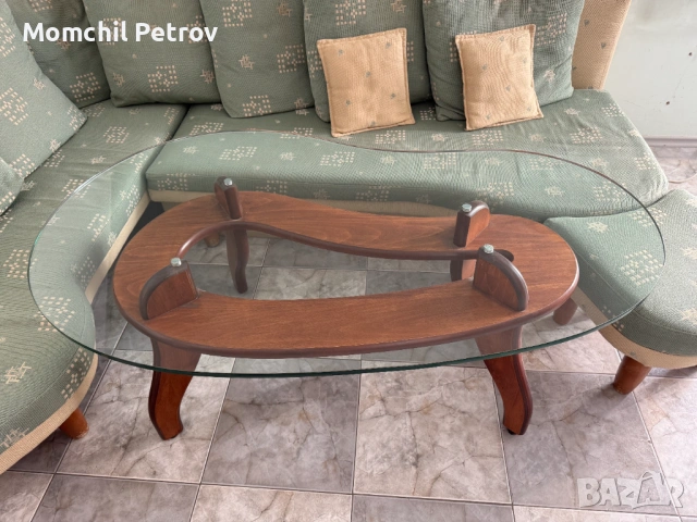 Стъклена холна маса