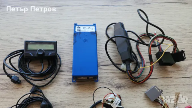 Bluetooth handsfree система за кола Parrot CK3100, снимка 3 - Аксесоари и консумативи - 50232436