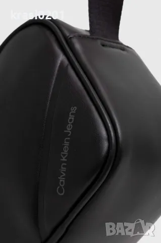 Оригинална чанта на Calvin Klein Jeans K60K611821!, снимка 5 - Чанти - 48067098
