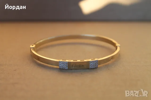 Дамска златна гривна ''Cartier'', снимка 5 - Гривни - 47902940