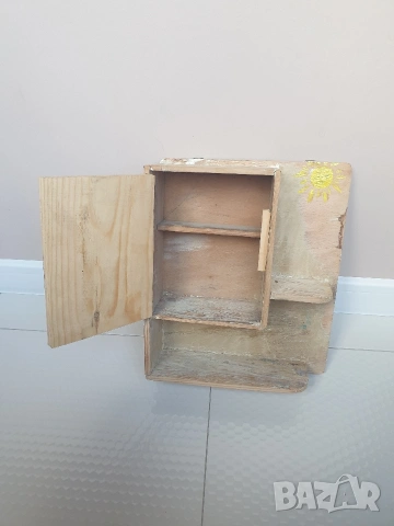 Старо рерро шкафче/етажерка, снимка 2 - Антикварни и старинни предмети - 53393547