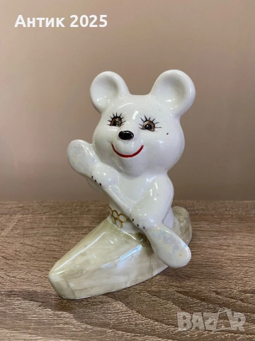 Порцеланова статуетка „Олимпийското мече – гребане“ — Коростен, винтидж