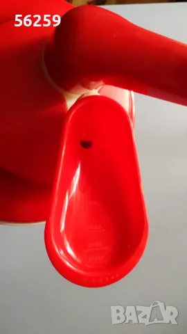 Ръчен чопър Tupperware, снимка 2 - Чопъри и пасатори - 47301049