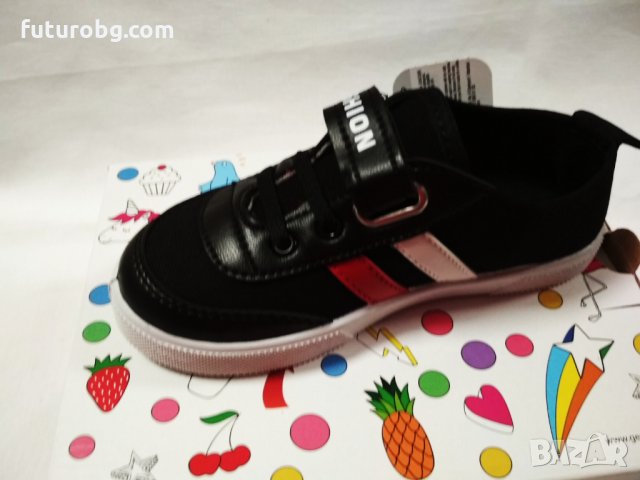 Детски черни маратонки с лепенки, снимка 4 - Детски маратонки - 32643625