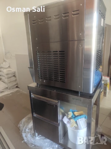 Професионална машина за мек сладолед, снимка 1