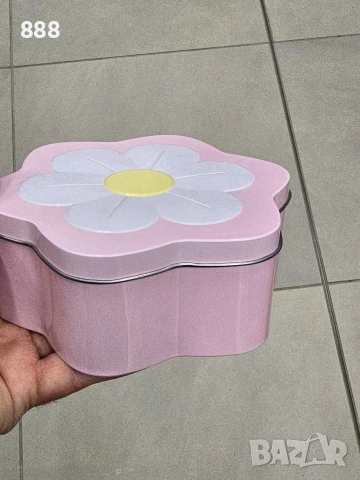 метални кутии 