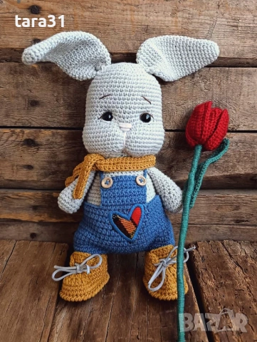 Плетено зайче с лале, снимка 4 - Плюшени играчки - 53354825