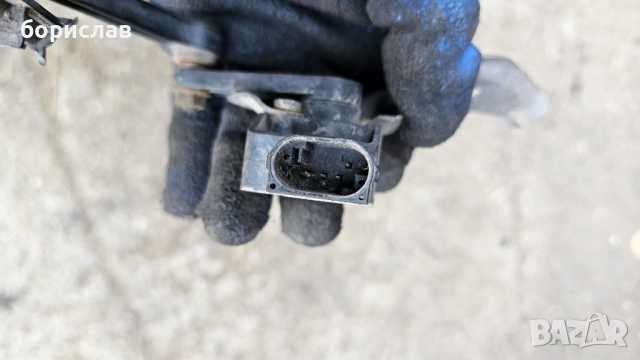 Десен сензор нивомат за audi Q7 , снимка 4 - Части - 51647211