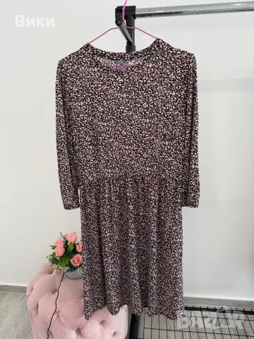 Рокля в размер М, снимка 5 - Рокли - 48511309