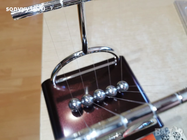 Люлката на Нютон-18х18х15см-стоманени топчета 1501261052, снимка 10 - Колекции - 53106282