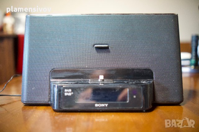 Sony XDR-DS16iPN - докинг станция iPhone/iPod и радиобудилник, снимка 2 - Аксесоари за Apple - 34936078