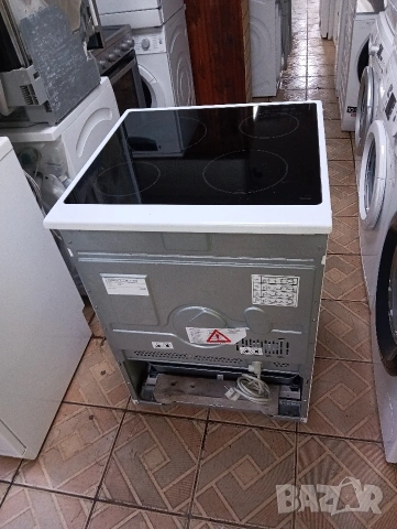 Свободно стояща печка с керамичен плот Бош Bosch с две години гаранция!, снимка 4 - Печки, фурни - 53472654