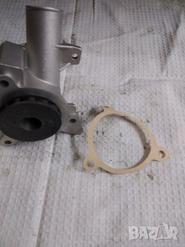 Водна помпа за БМВ Е30 / Е34, снимка 3 - Части - 34828382
