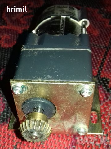 Електродвигатели от машина за проявяване на филми, снимка 7 - Други машини и части - 43912455