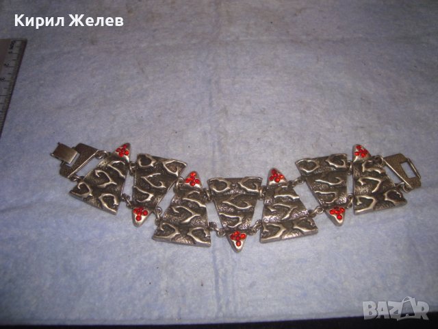 ПРЕКРАСНА ПОСРЕБРЕНА ОКСИДИРАНА ОРНАМЕНТИРАНА АРТ ГРИВНА с ФАСЕТИРАНИ ГРАНАТИ 27881, снимка 2 - Гривни - 37096658