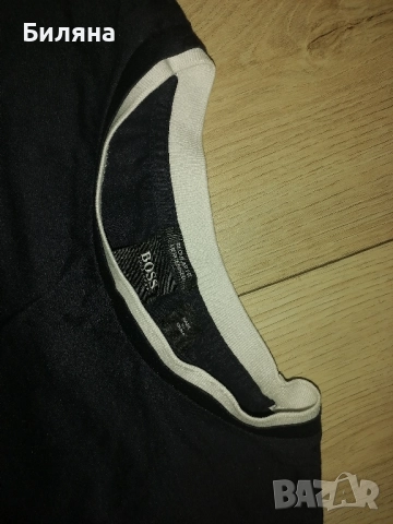 Тъмносиня тениска HUGO BOSS