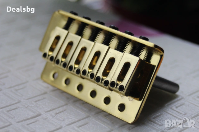 Златисто тремоло страт squire