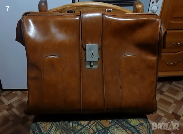 Кожена чанта тип куфар 