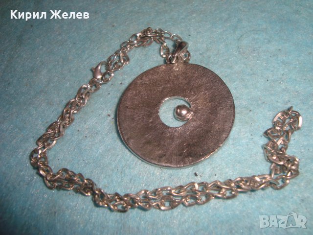 СРЕБРИСТ ЕМАЙЛИРАН РЕТРО АРТ МЕДАЛЬОН с ИНКРУСТИРАН ФАСЕТИРАН ЦИРКОН и СИНДЖИРЧЕ 6963, снимка 3 - Колиета, медальони, синджири - 35193846