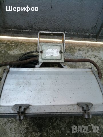 Продавам прожектор , снимка 2 - Прожектори - 43573346