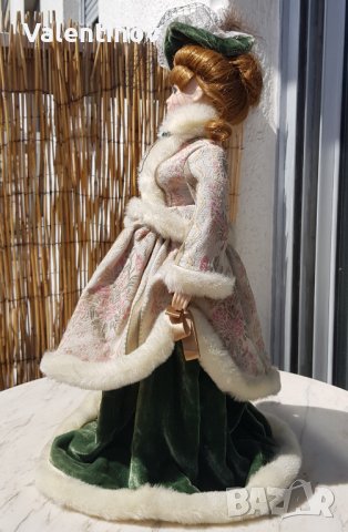 Порцеланова кукла със стойка , снимка 4 - Кукли - 43422712
