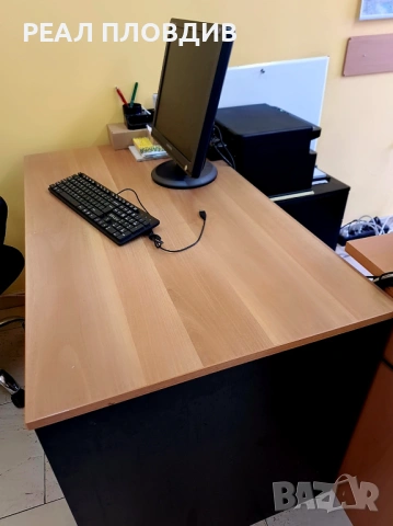 Офис оборудване - бюра, столове, компютър и др., снимка 13 - Работни маси и бюра - 53442889
