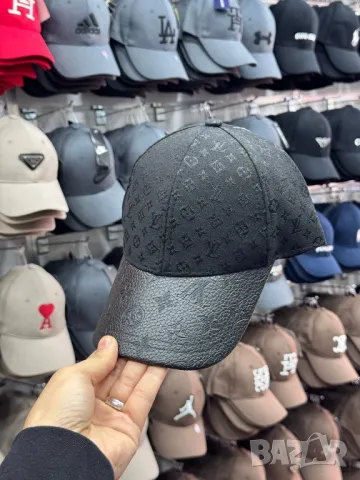 шапки с козирка emporio armani valentino garavani christian dior louis vuitton, снимка 12 - Шапки - 50422367