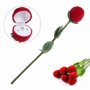 Кутия за годежен пръстен обеци с форма на рози кадифе цена, снимка 2