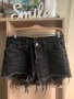 Черни къси дънкови панталонки levis, снимка 1 - Къси панталони и бермуди - 42949956