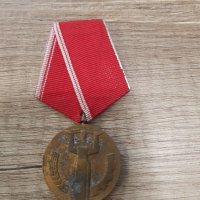 Различни ордени , медали , значки, снимка 11 - Антикварни и старинни предмети - 26696157