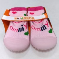 Чорапи със силиконова подметка, снимка 1 - Детски пантофи - 43127984