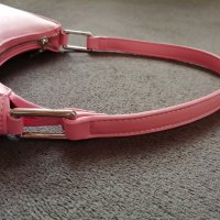 Малка дамска кожена чанта за рамо в розов цвят, снимка 15 - Чанти - 43733574