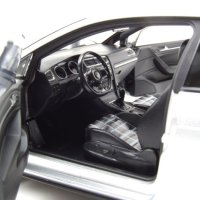 VW Golf 7 GTI 3-врати 2013 - мащаб 1:18 на Norev всичко отваряемо моделът е нов в кутия, снимка 6 - Колекции - 43116793