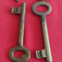 Лот ключове  стари редки за колекционери катинар, брава, куфар, резец 26839, снимка 3 - Антикварни и старинни предмети - 37408062