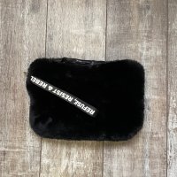 Нов рошав черен клъч чанта Bershka, снимка 7 - Чанти - 43712914