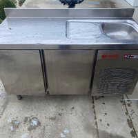 Професионална хладилна маса с мивка, снимка 2 - Обзавеждане на кухня - 43184467
