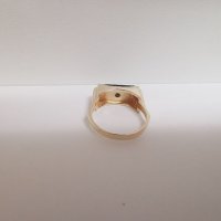 Златен пръстен с оникс , снимка 6 - Пръстени - 27796320