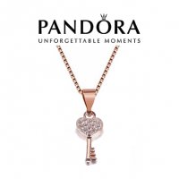 Pandora розово злато колие с висулка ключе