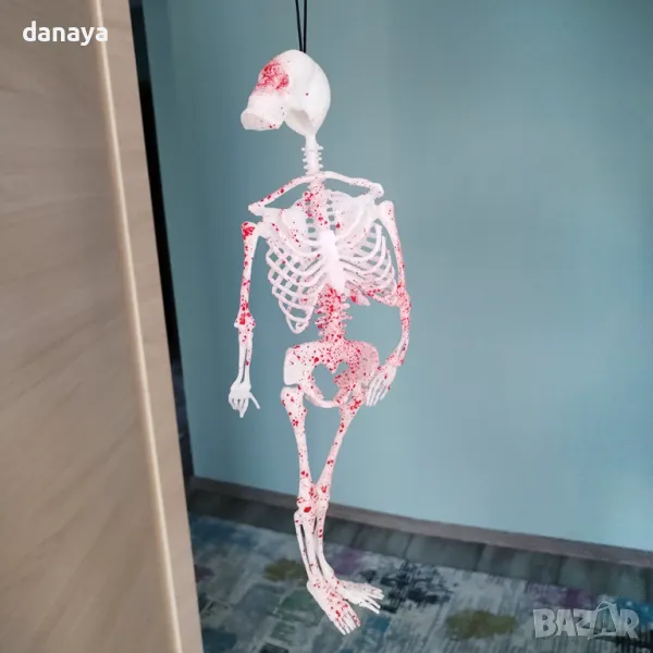 5185 Висяща Хелоуин украса Гумен скелет с кръв, 34 см, снимка 1