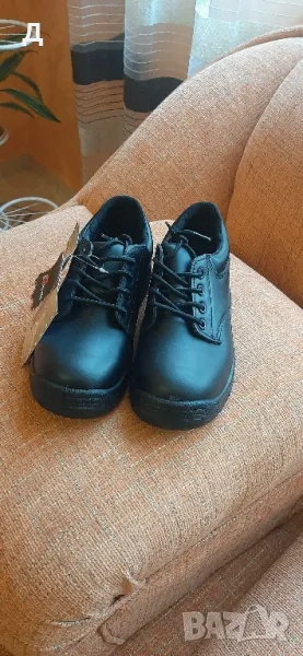 Работни обувки с бомбе 37номер, снимка 1
