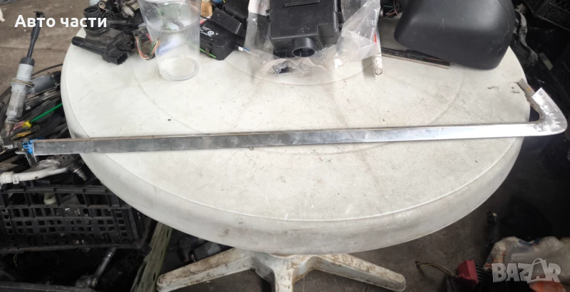 2007-2015 AUDI Q7 - ЗАДНА ЛЯВА ЛАЙСНА / ЛАЙСНА ЗА Стъкло на четвърт прозорец 4L0853345B, снимка 1