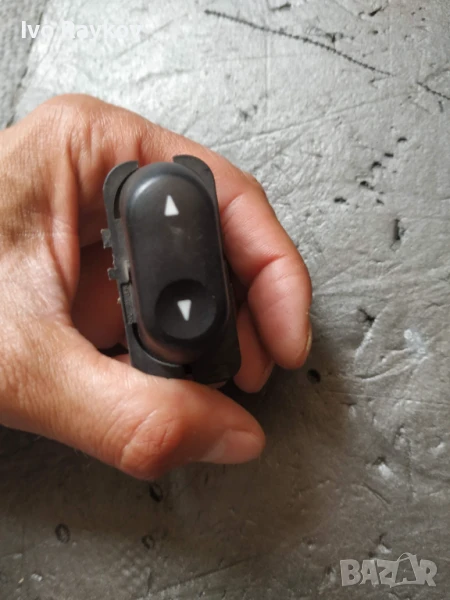 Бутони стъкла за Renault , снимка 1