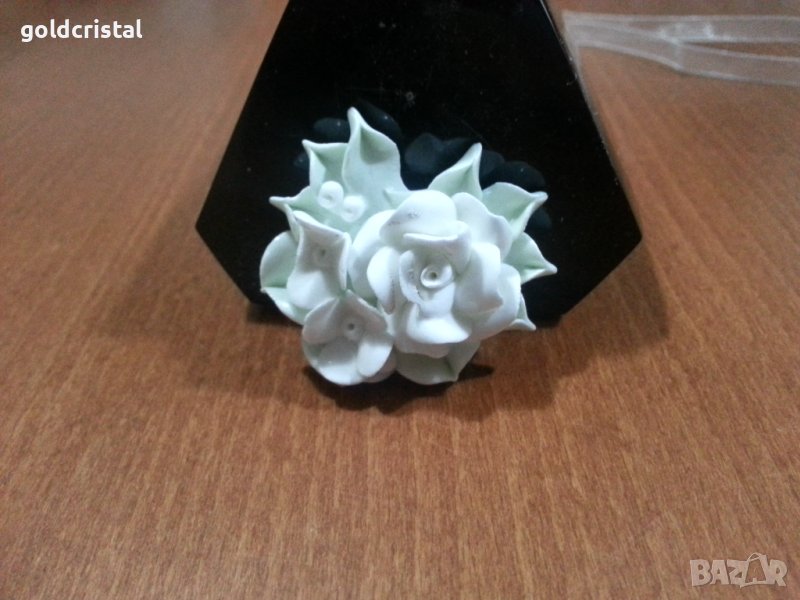 стара брошка порцелан , снимка 1