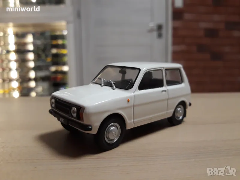 ИЖ 14 1972 - мащаб 1:43 на DeAgostini модела е нов в блистер, снимка 1