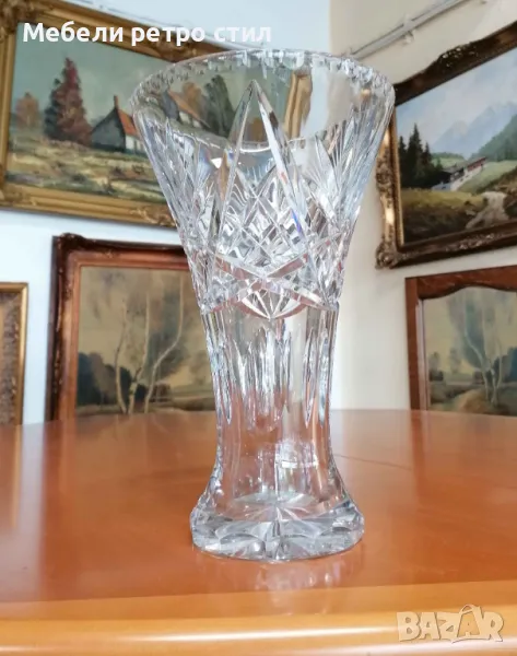 Голяма, масивна кристална ваза. Стилна, изчистена визия. Тежък и масивен кристал., снимка 1
