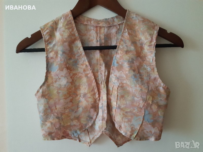 Комплект елече с поличка, снимка 1