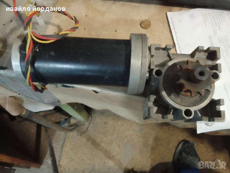 мотор редуктор за  врата, снимка 1
