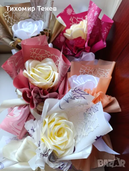 Рози, лалета, цветя от сатен опаковани, снимка 1