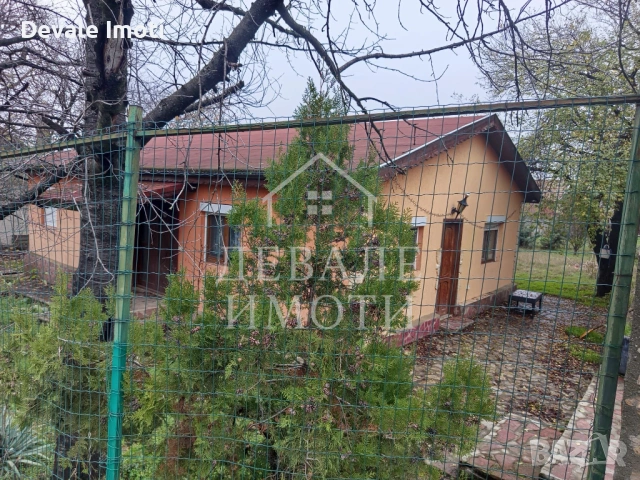 Семейна къща в гр. Русе, местност Мерата (срещу МЕТРО ), снимка 2 - Къщи - 53120683